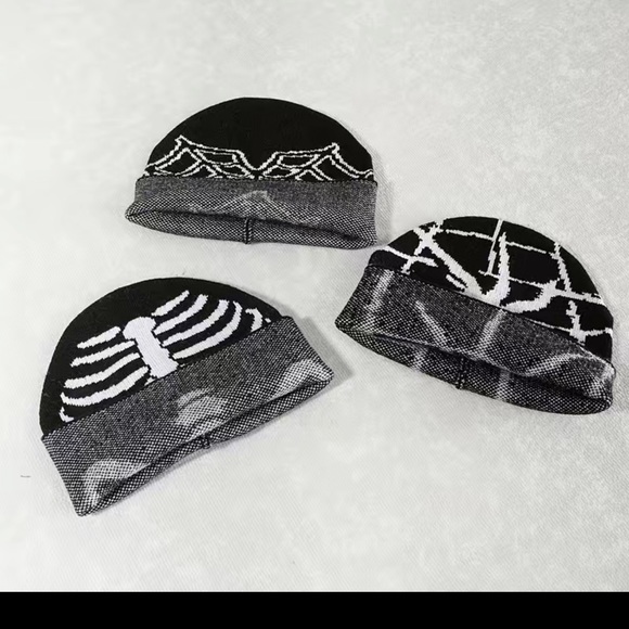 1 pc Spider-Man style beanie (3 styles available) - Picture 3 of 8